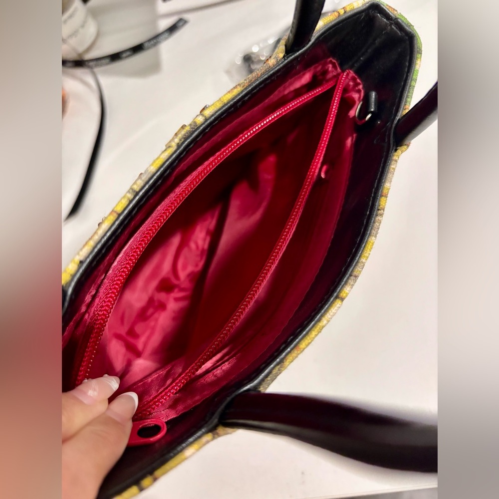 Small Fashion Purse - Picture 6 of 8